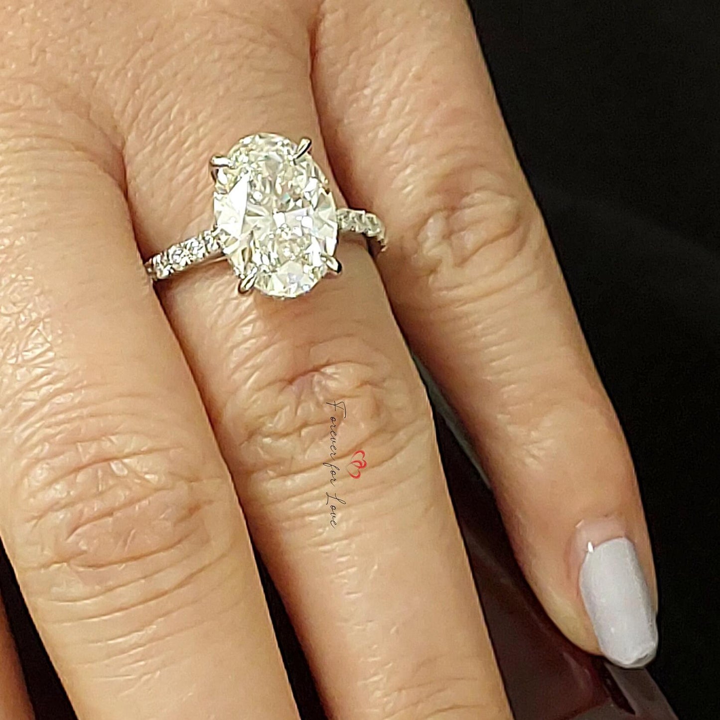 Solitaire en diamant de laboratoire ovale de 4 carats, D VVS2 1Ct Moissanite taille brillant engagement ring in Gold or Platinum — custom handcrafted by Forever For Love
