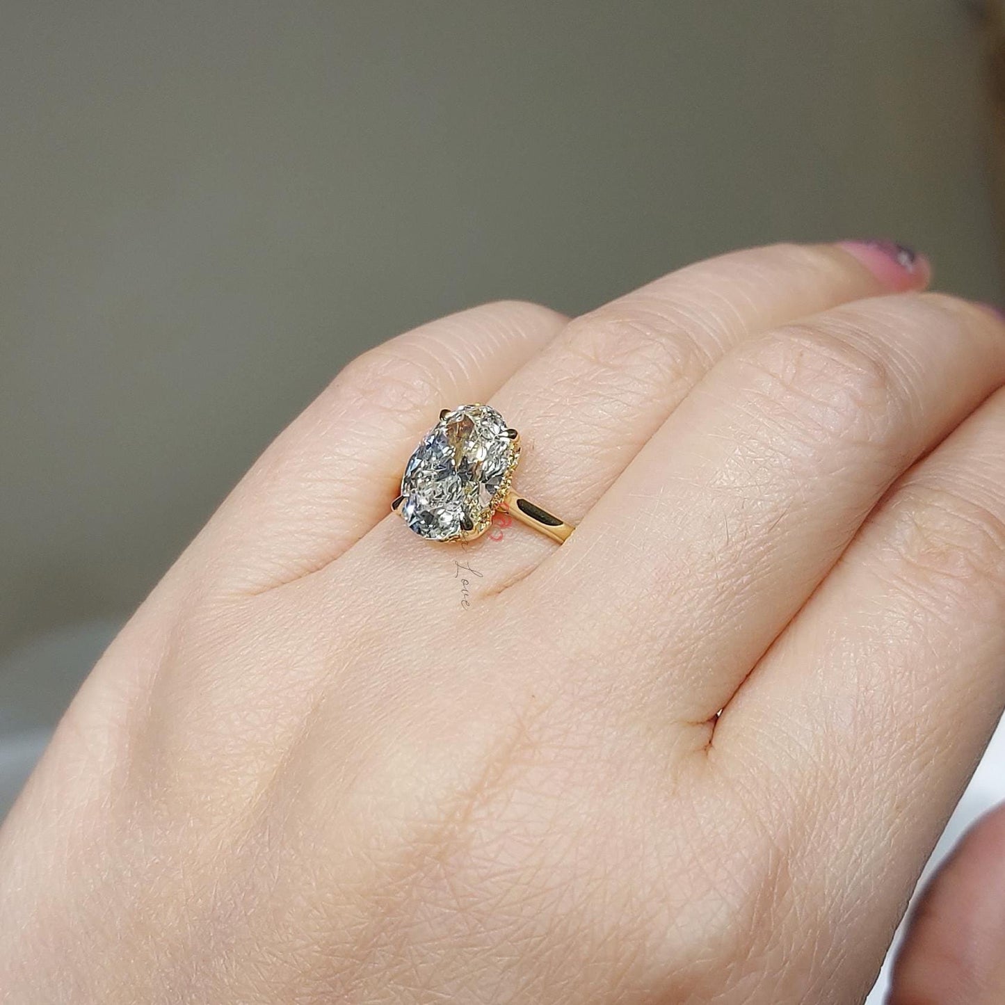 Bague de fiançailles solitaire ovale en diamant de laboratoire de 4 carats de couleur D Oval cut 1Ct Moissanite taille brillant engagement ring in Gold or Platinum — custom handcrafted by Forever For Love