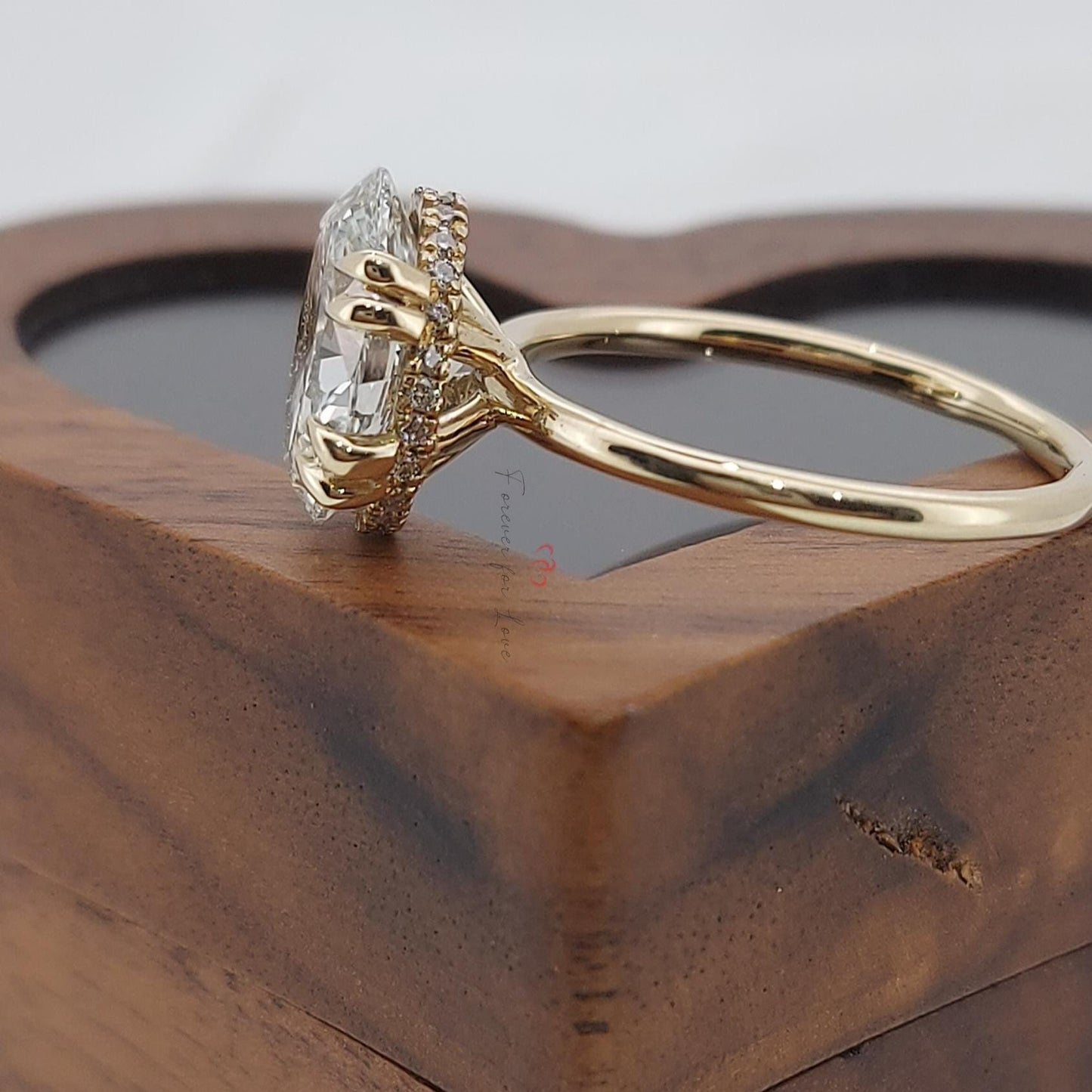 Bague solitaire moderne en diamant ovale de laboratoire de 3 carats Oval cut 1Ct Moissanite taille brillant engagement ring in Gold or Platinum — custom handcrafted by Forever For Love