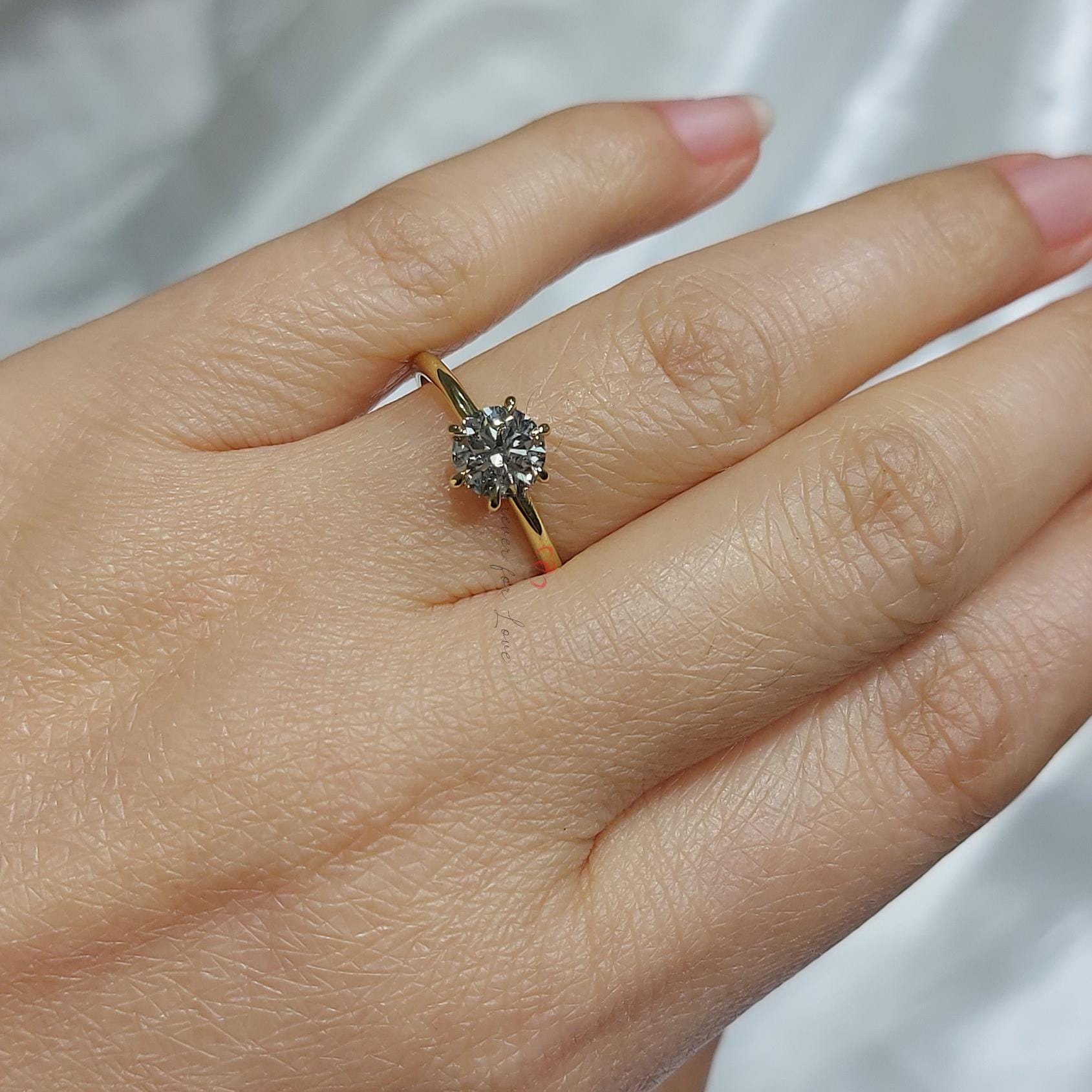 2 Ct Round Diamond Solitaire Engagement Ring