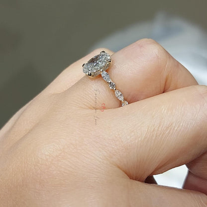 1.5 Ct IGI Certified Oval Diamond Engagement Ring