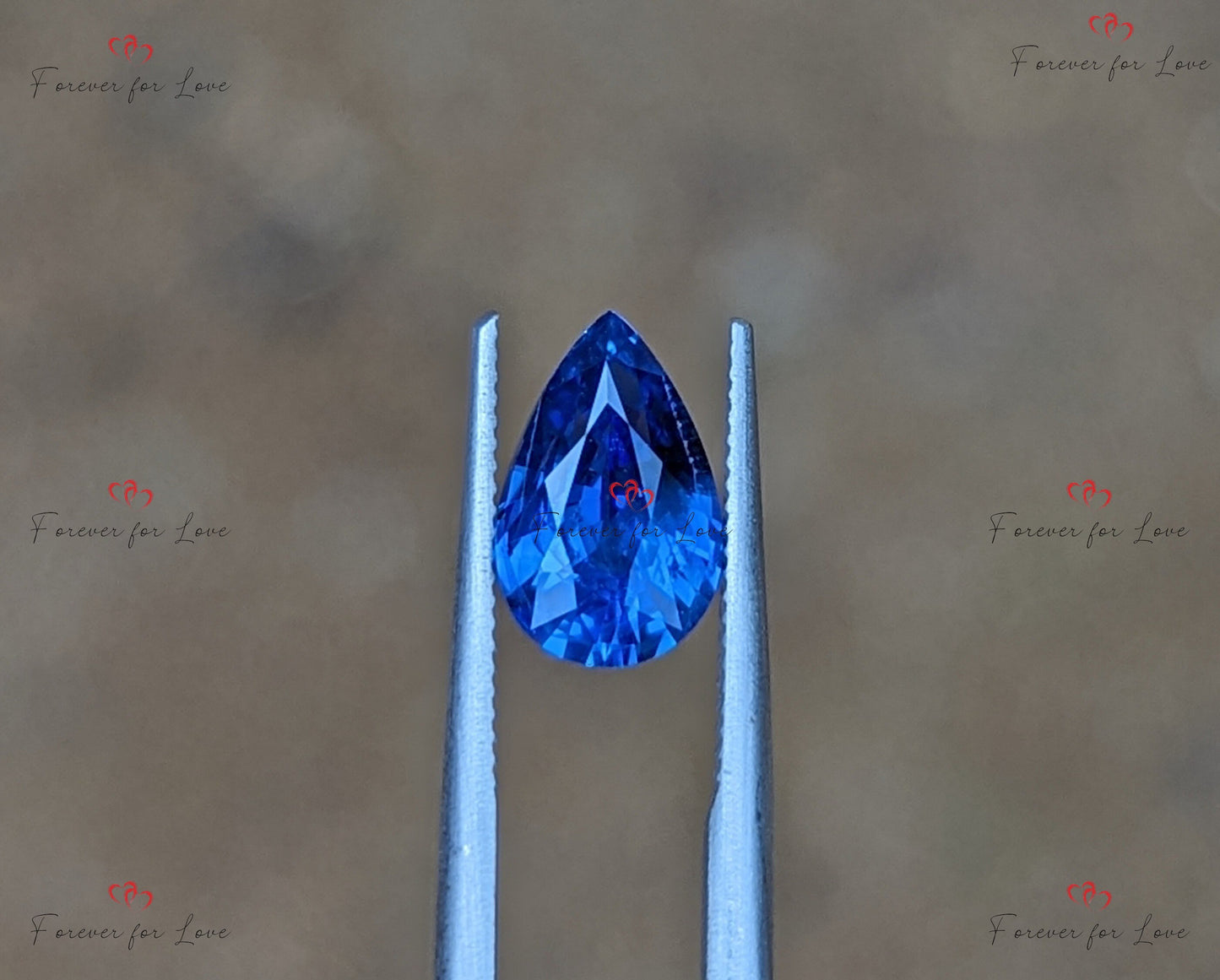 Blauer Birnen-Saphir 2 Karat, natürlicher, unbehandelter, birnenförmiger Edelstein aus Ceylon, 9,7 x 6,2 x 4,5 cm, individuelles Schmuckgeschenk für Sie Moissanite engagement ring in Gold or Platinum — custom handcrafted by Forever For Love