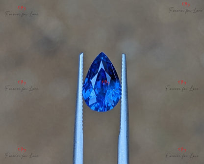 Blauer Birnen-Saphir 2 Karat, natürlicher, unbehandelter, birnenförmiger Edelstein aus Ceylon, 9,7 x 6,2 x 4,5 cm, individuelles Schmuckgeschenk für Sie