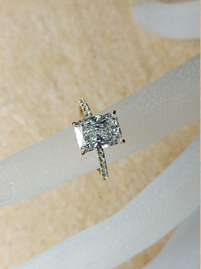 3.5 Ct IGI Certified Radiant Lab Diamond Solitaire Engagement Ring
