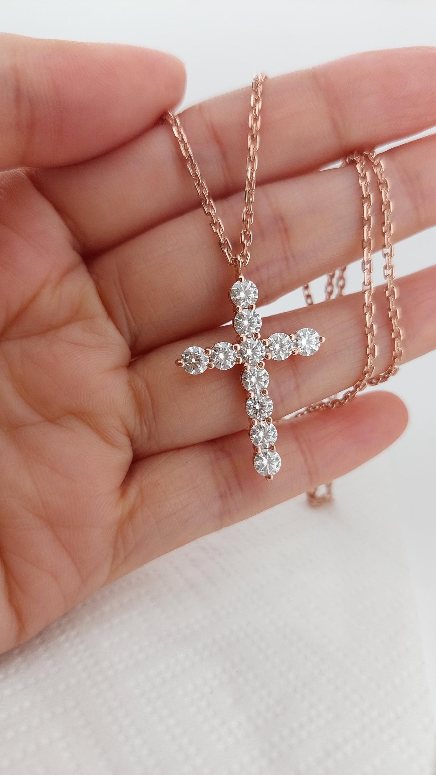 14k Massivgold Diamant Kreuz Halskette für Damen, Diamant Kreuz Anhänger, Religiöser Schmuck, Christlicher Glaube Anhänger, Kreuz Geschenk für Frauen Moissanite engagement ring in Gold or Platinum — custom handcrafted by Forever For Love