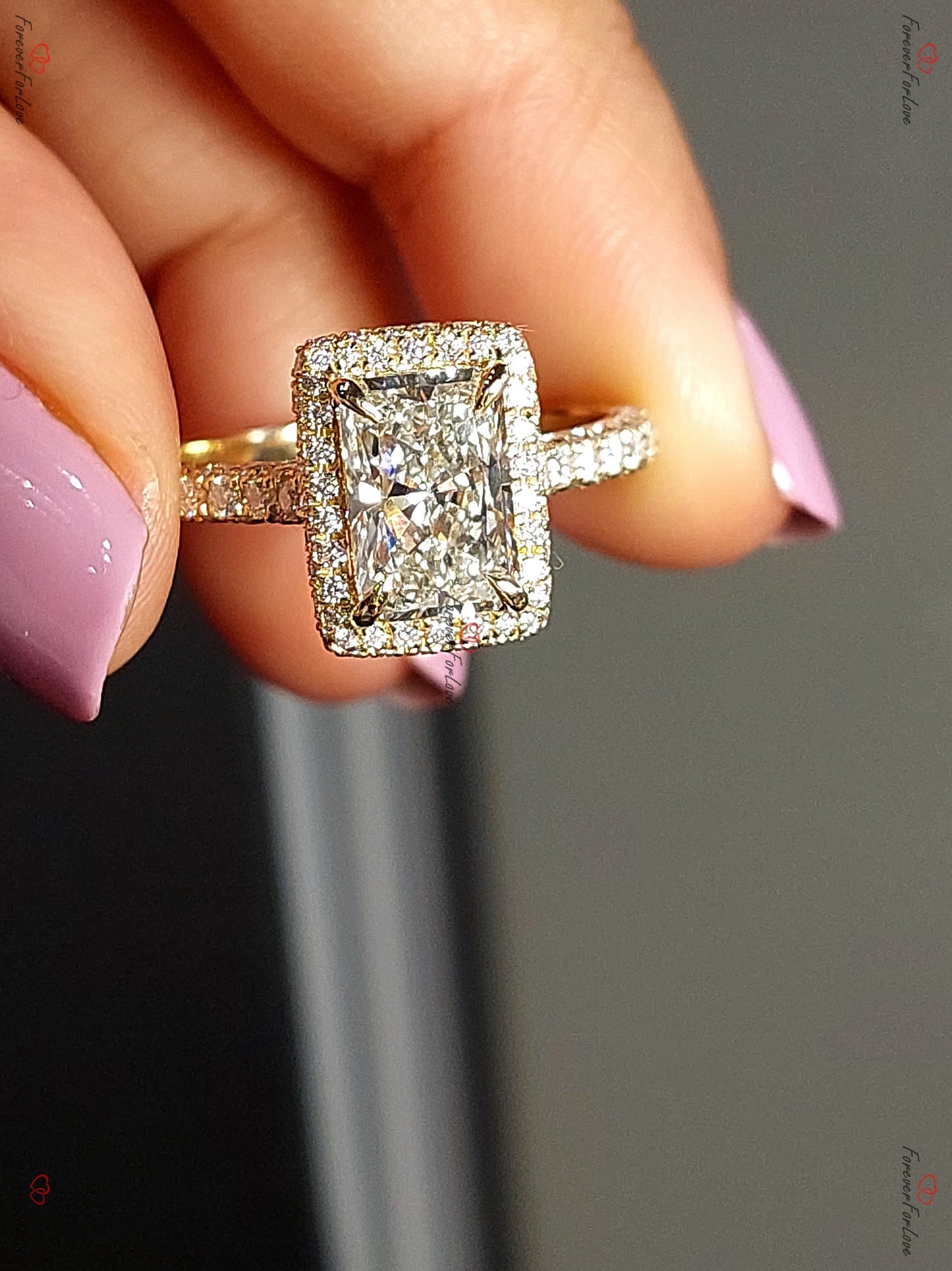 2.05 Karat IGI zertifizierter Radiant Labor-Diamant Halo Verlobungsring Radiant cut Moissanite engagement ring in 935 Argentium Silber — custom handcrafted by Forever For Love