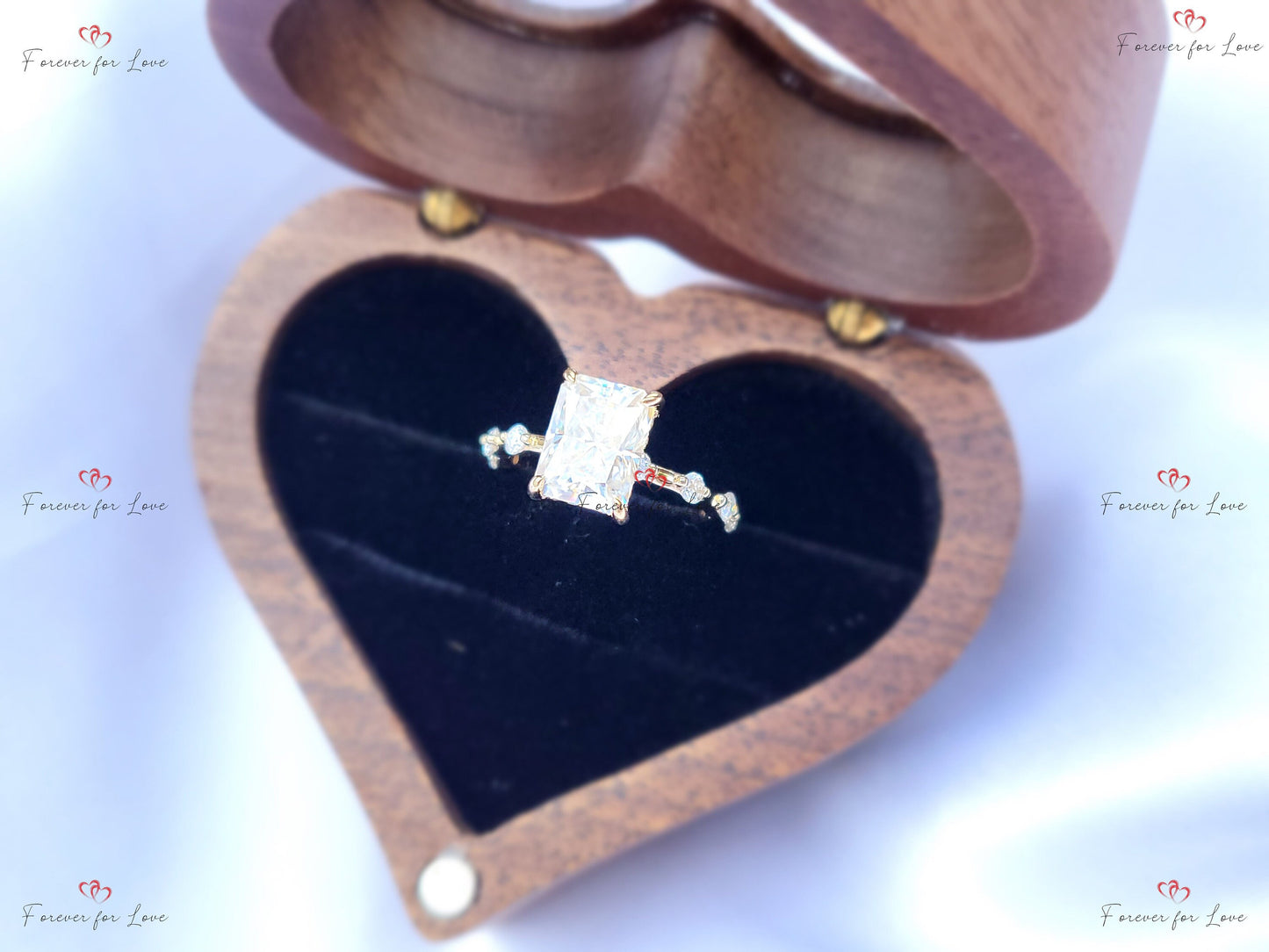 Verlobungsring mit 3 Karat IGI-zertifiziertem Radiant-Diamanten und verdecktem Halo Radiant cut Moissanite engagement ring in 935 Argentium Silber — custom handcrafted by Forever For Love