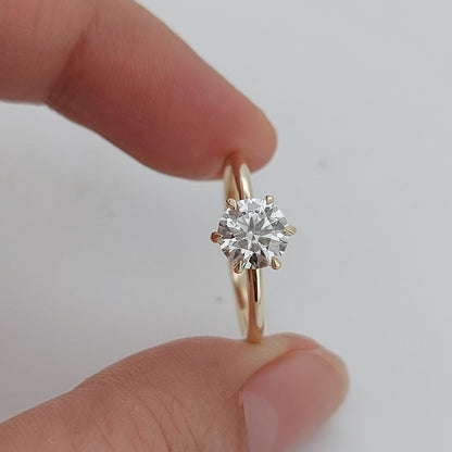 1 Carat Round Cut IGI Certified E, VVS2 Lab Grown Diamond Solitaire Ring Engagement Ring, yellow Gold Gold Promise Ring Gift for her