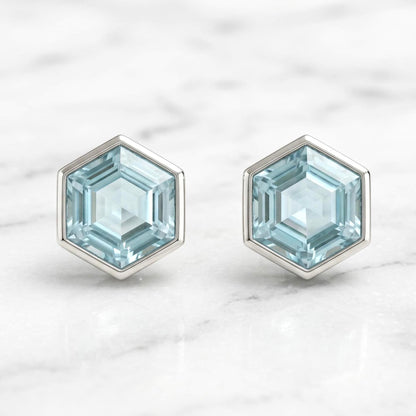 14k Gold Hexagon Aquamarin Ohrstecker – Minimalistische geometrische blaue Edelsteinohrstecker, Aquamarin-Ohrstecker, Einzigartiges Design, Perfektes Geschenk