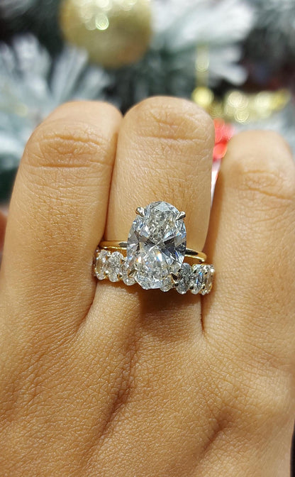 4 Ct IGI Certified Oval Lab Diamond Wedding Band