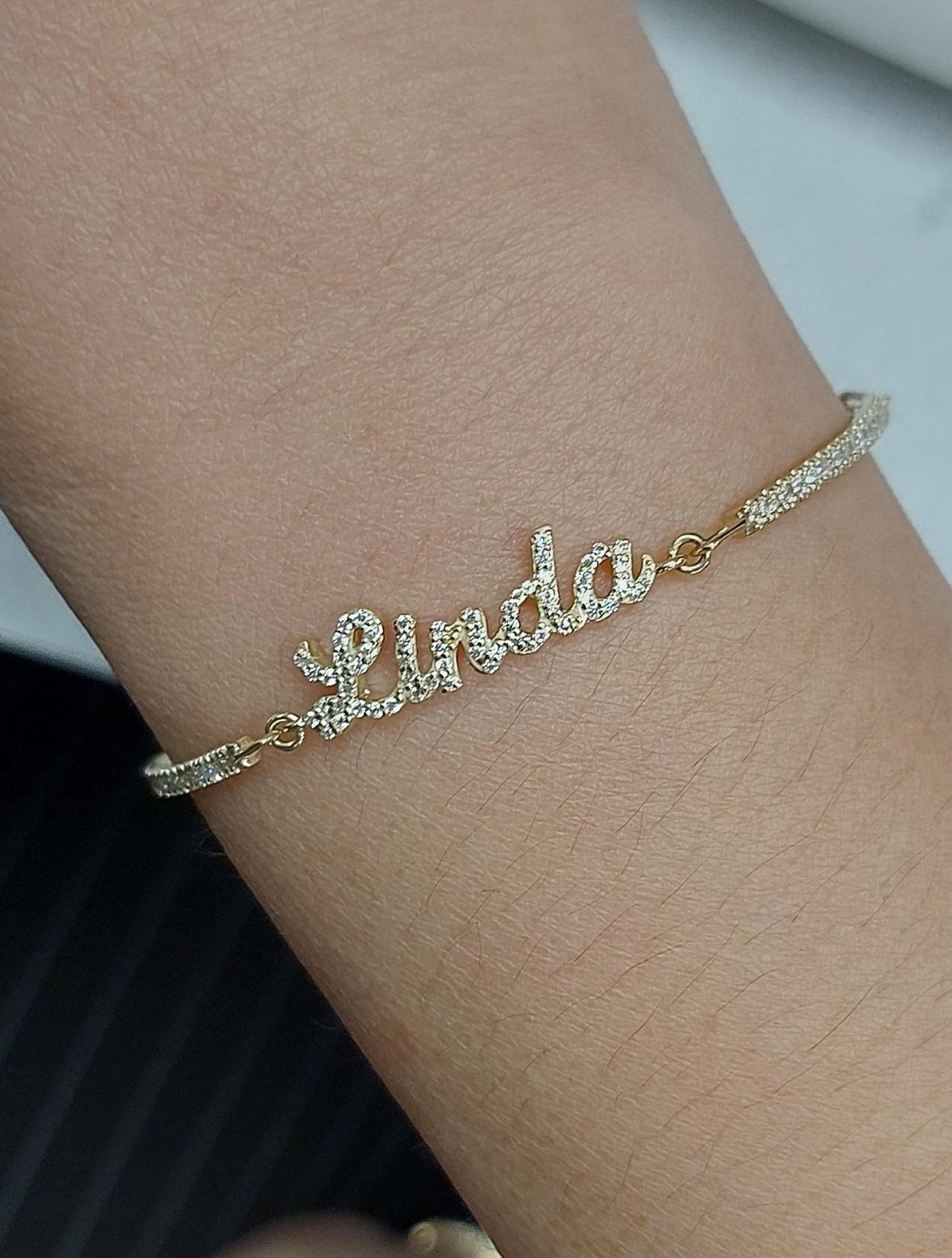 Diamant-Namenarmband, 14k Goldarmband, Diamant-Initialenarmband, Paperclip-Kette, 14k Massivgelb-, Weißgold, personalisiertes Armband Moissanite engagement ring in Gold or Platinum — custom handcrafted by Forever For Love