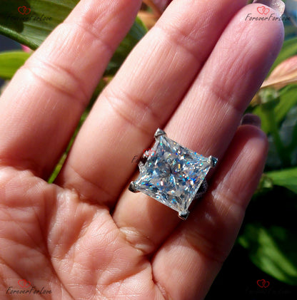 10 Ct Princess Moissanite Solitaire Engagement Ring