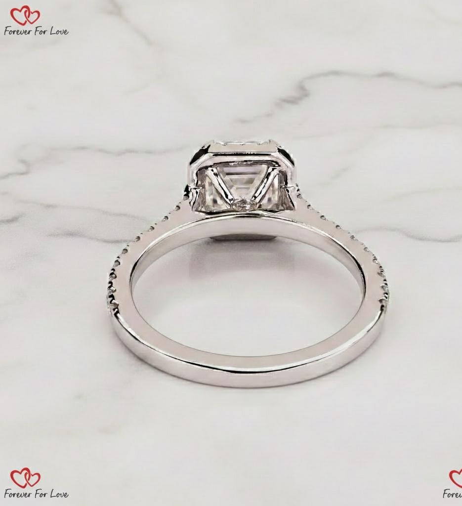 Bague de fiançailles auréole avec diamant de laboratoire Asscher 1,5 carat Asscher cut 1Ct Moissanite taille brillant engagement ring in Gold or Platinum — custom handcrafted by Forever For Love