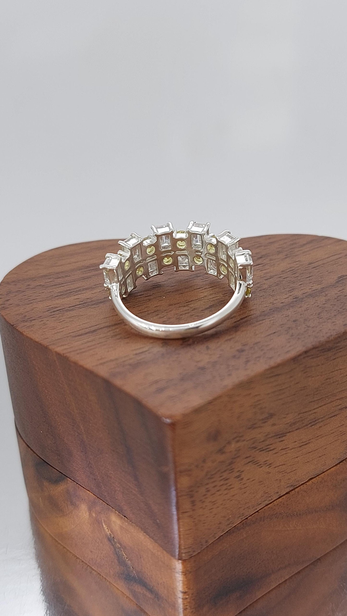 Baguette Labor-Diamant Halb-Eternity-Ring Baguette cut Moissanite engagement ring in 935 Argentium Silber — custom handcrafted by Forever For Love