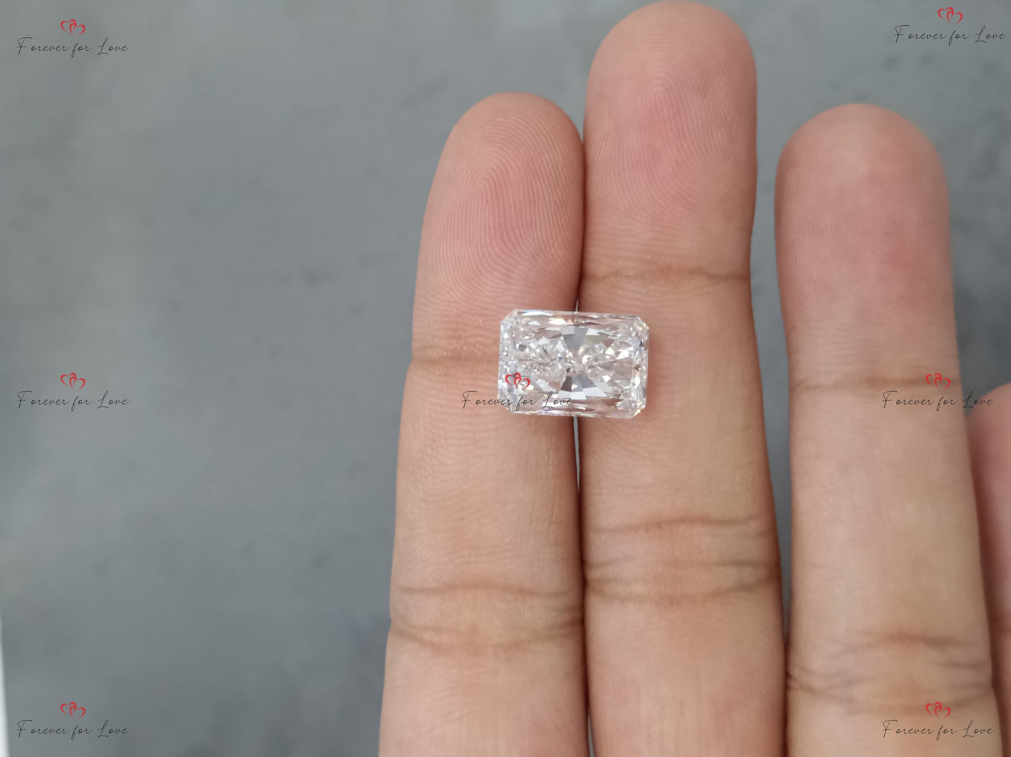10 Karat Radiant Labordiamantring Radiant cut Moissanite engagement ring in 935 Argentium Silber — custom handcrafted by Forever For Love