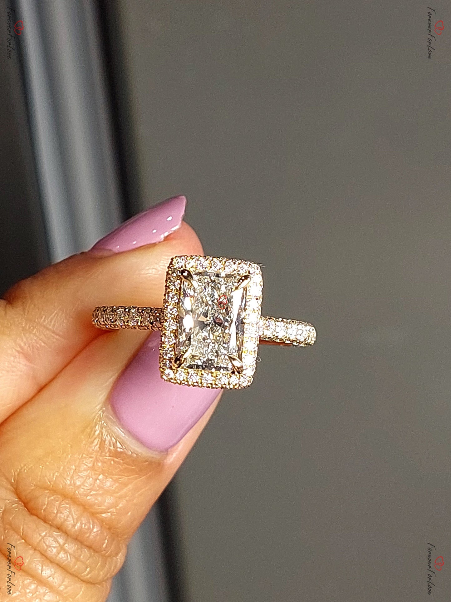 2.05 Karat IGI zertifizierter Radiant Labor-Diamant Halo Verlobungsring Radiant cut Moissanite engagement ring in 935 Argentium Silber — custom handcrafted by Forever For Love