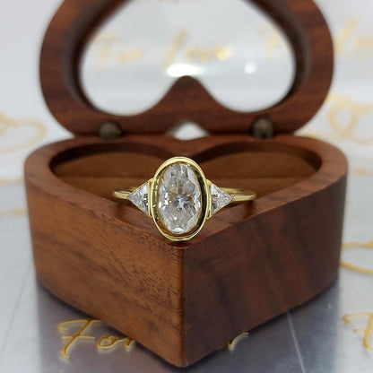 4 Ct Oval Diamond, Moissanite Solitaire Engagement Ring