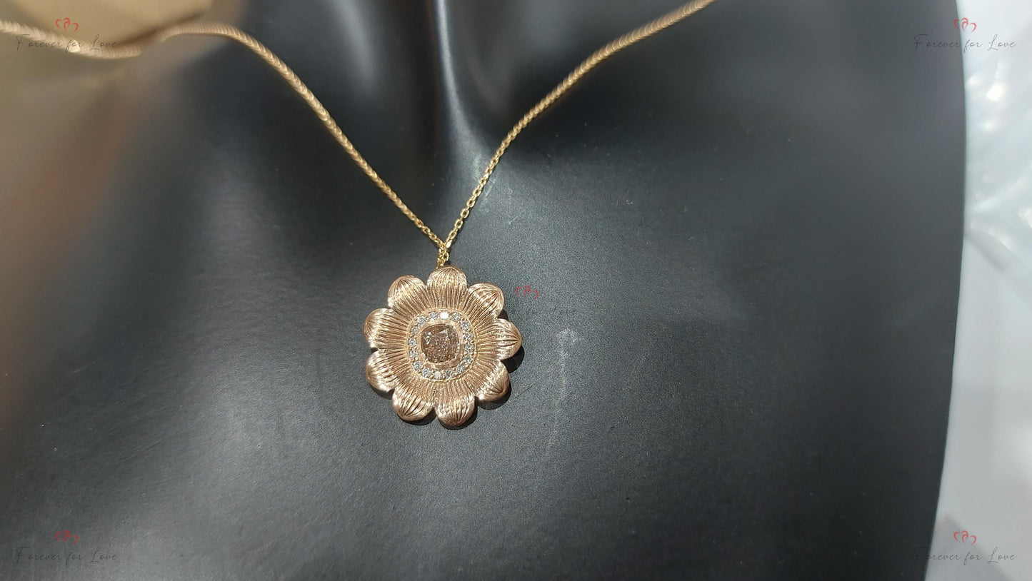 0,5 Karat Blumenförmige Naturdiamantkette, ausgefallener champagnerfarbener Kissenanhänger, echte Diamantkette für Damen, besonderes Geschenk für sie. Moissanite engagement ring in Gold or Platinum — custom handcrafted by Forever For Love
