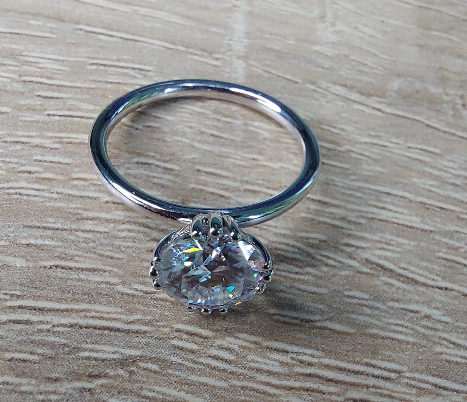 1 Ct Round Diamond, Moissanite Engagement Ring