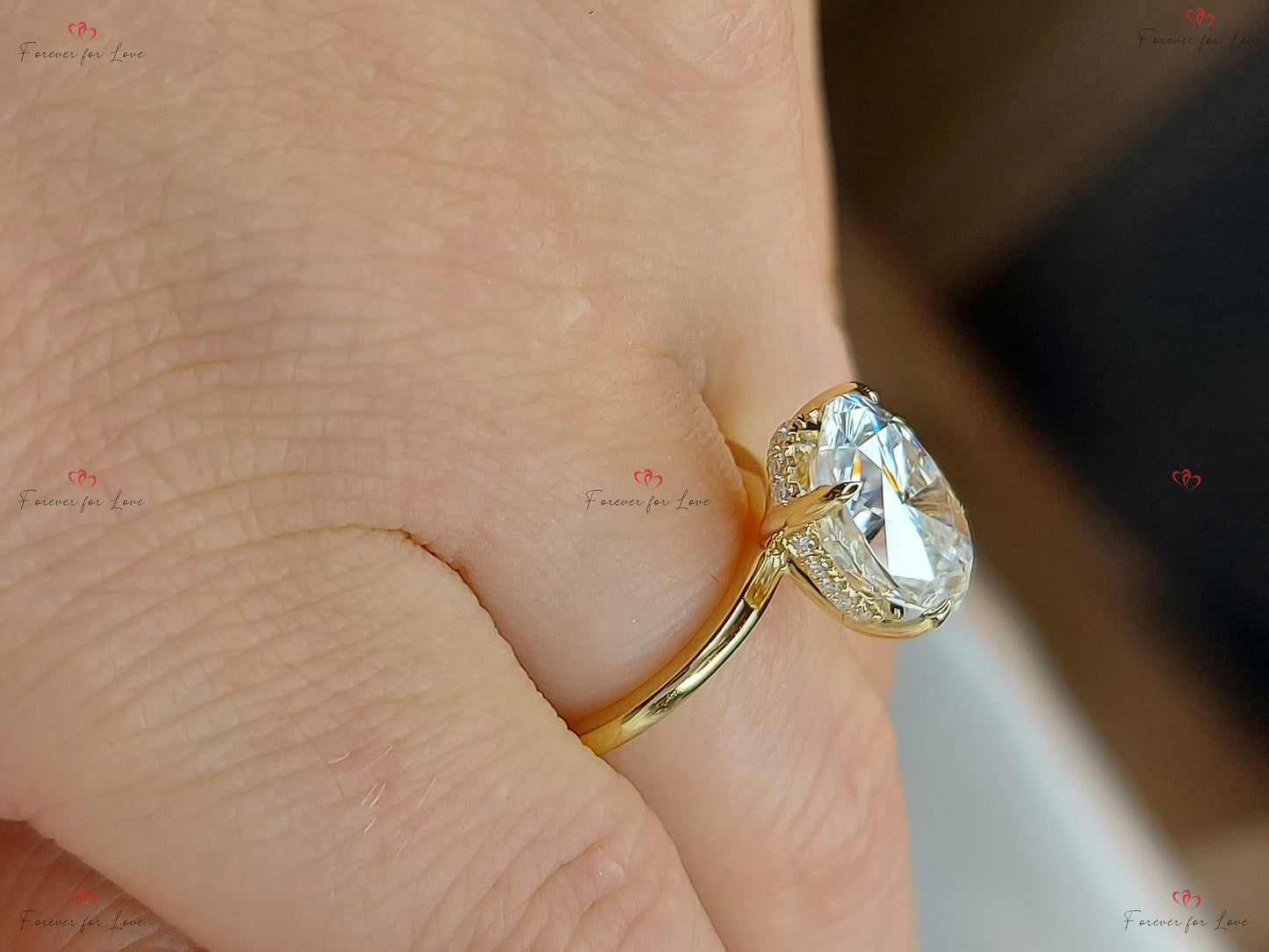 3 Karat Oval-Diamant, Moissanit versteckter Halo Verlobungsring Oval cut Moissanite engagement ring in 935 Argentium Silber — custom handcrafted by Forever For Love