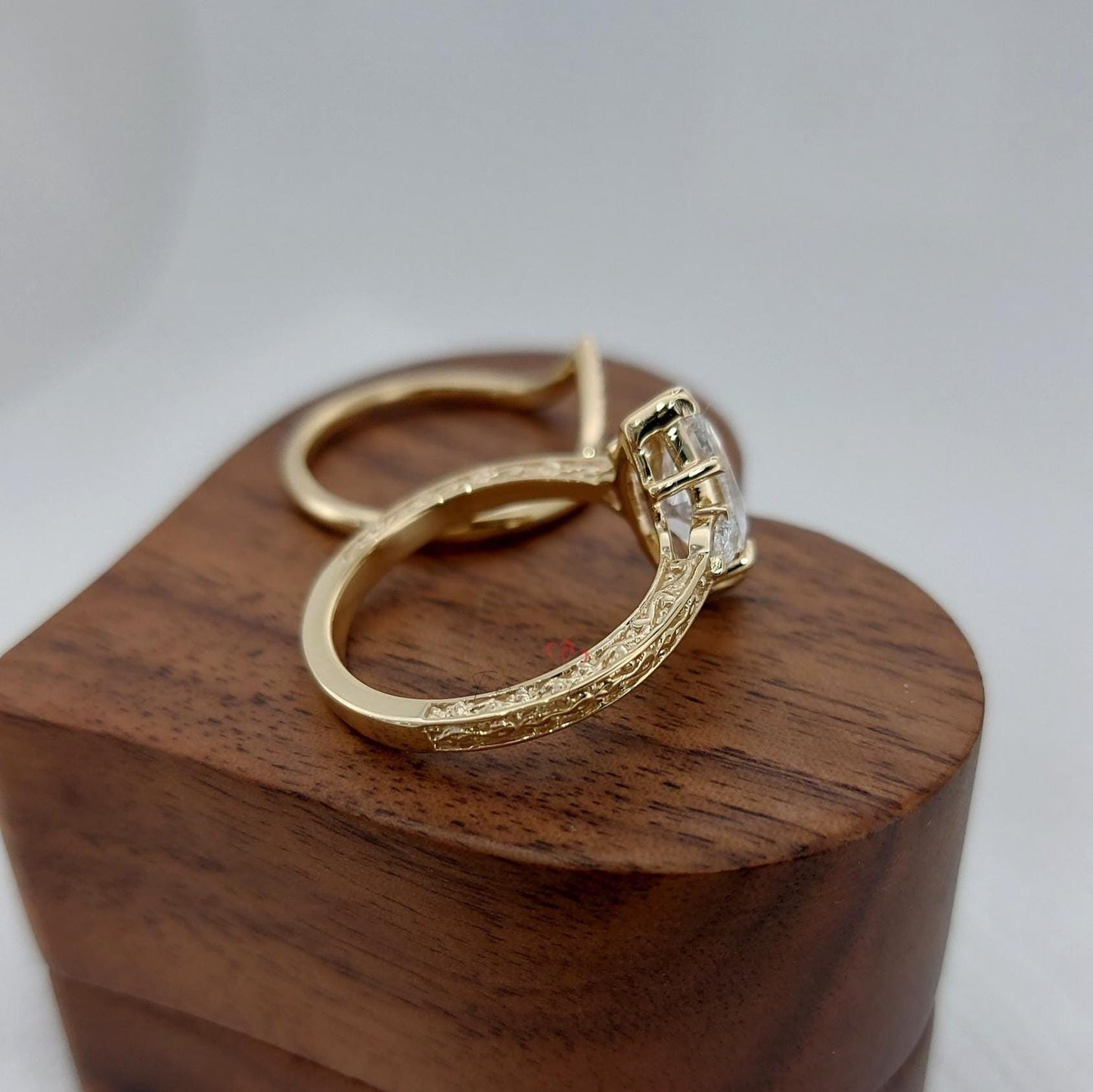 Bague de Fiançailles en Diamant de Laboratoire Taille Marquise Certifié IGI 2 Carats Marquise cut Moissanite taille brillant engagement ring in Gold or Platinum — custom handcrafted by Forever For Love