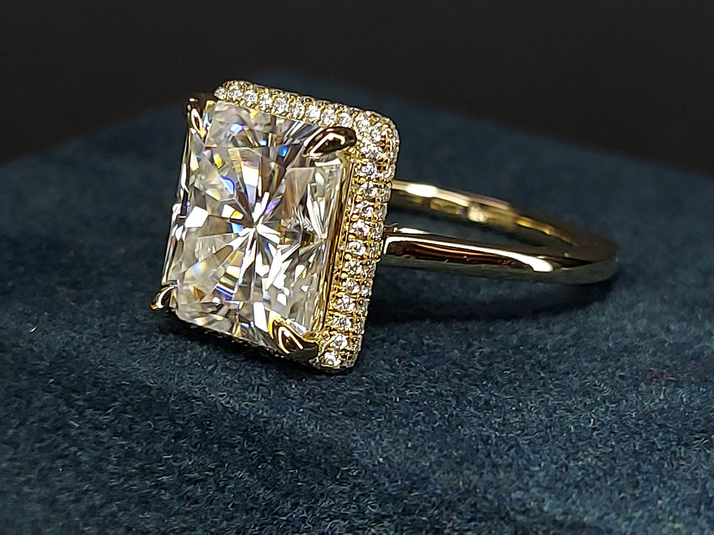 Bague de fiançailles auréole moissanite radiante de 5 carats Radiant cut 1Ct Moissanite taille brillant engagement ring in Gold or Platinum — custom handcrafted by Forever For Love
