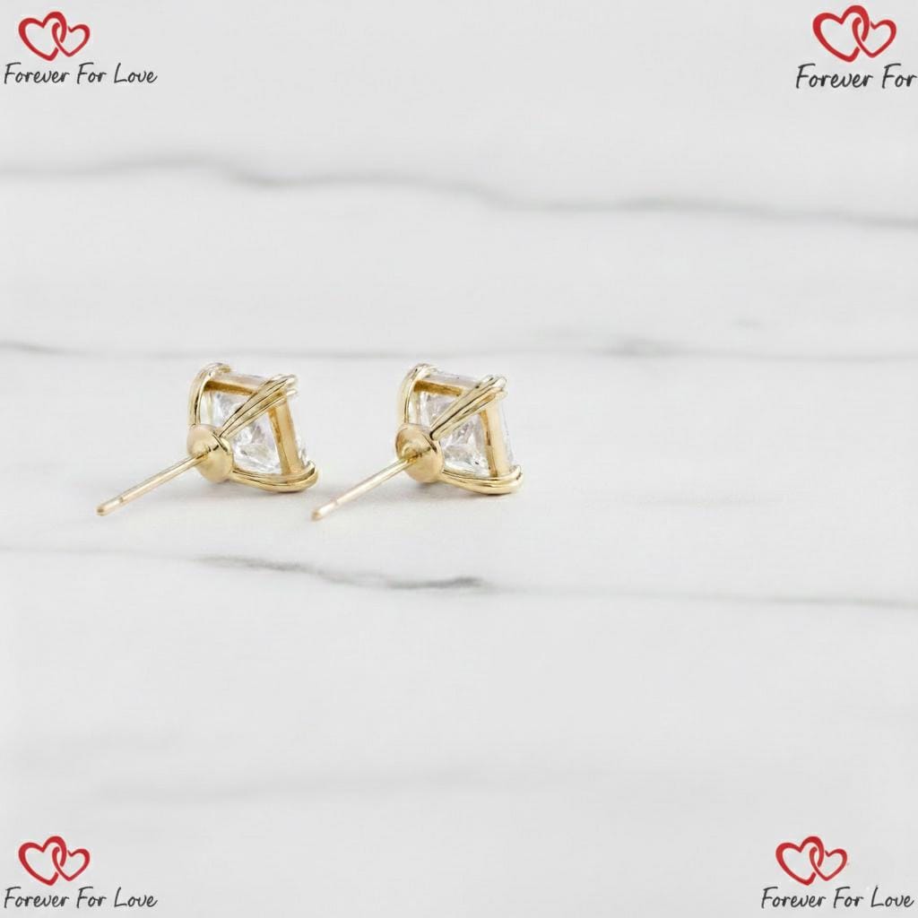 Boucles d'oreilles clous en diamant de laboratoire princesse de 4,2 TCW, de couleur E et de clarté VVS2, avec poussoirs, pour femmes et jeunes filles, boucles d'oreilles de mariage Moissanite engagement ring in Gold or Platinum — custom handcrafted by Forever For Love