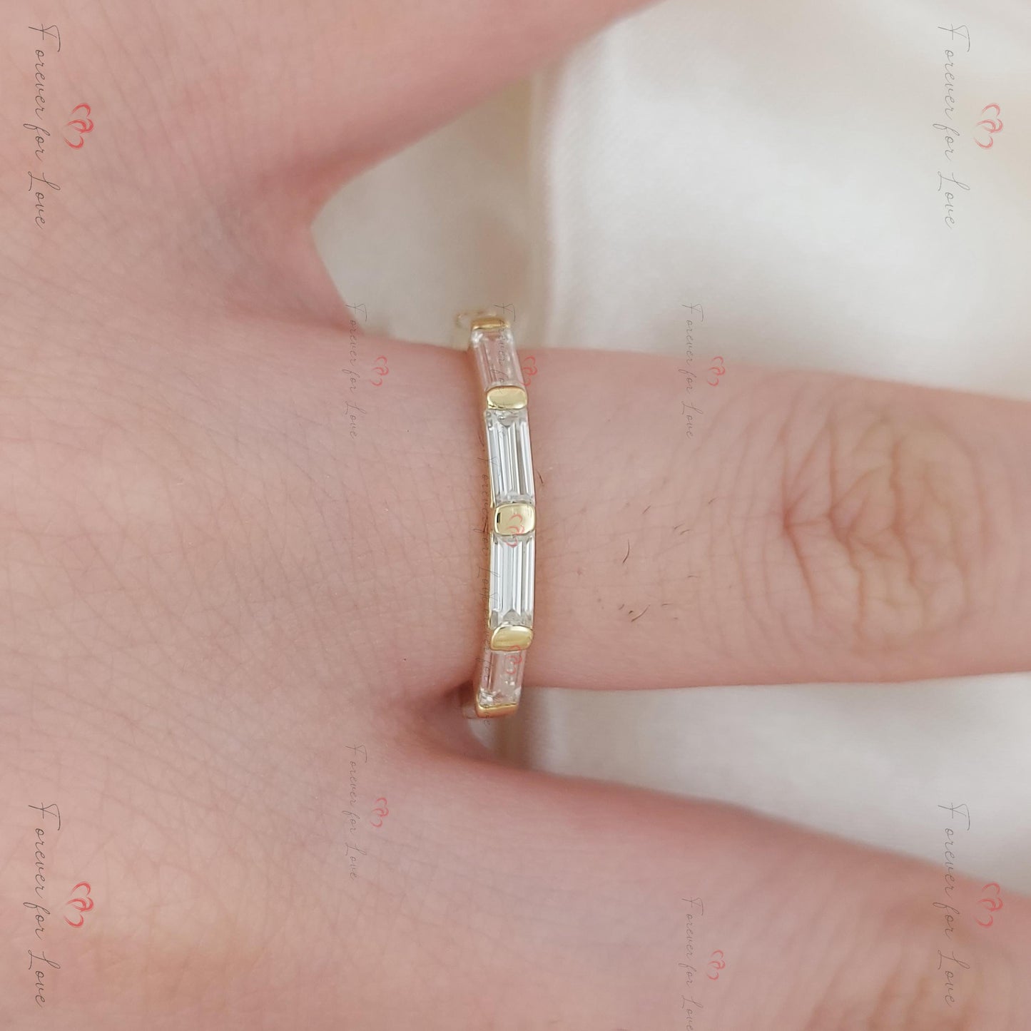 Baguette Labordiamant Kanal gefasster Eternity Ring Baguette cut Moissanite engagement ring in 935 Argentium Silber — custom handcrafted by Forever For Love