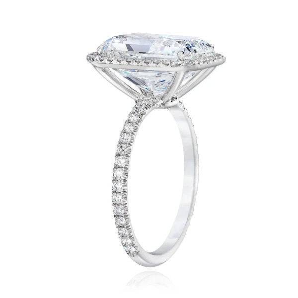 3 Karat strahlender Moissanit-Halo-Verlobungsring Radiant cut Moissanite engagement ring in 935er Argentium Silber — custom handcrafted by Forever For Love