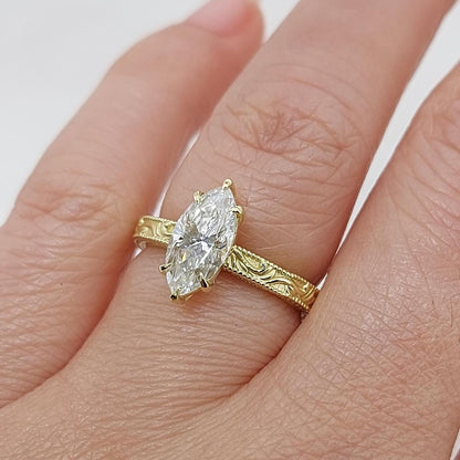 1.0 Ct IGI Certified Oval Lab Diamond Engagement Ring