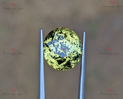 Ein natürlicher, wunderschöner, unbehandelter, riesiger, grüner Ceylon-Chrysoberyll mit einem dominanten Gelbgrün, personalisiertes Schmuckgeschenk für sie