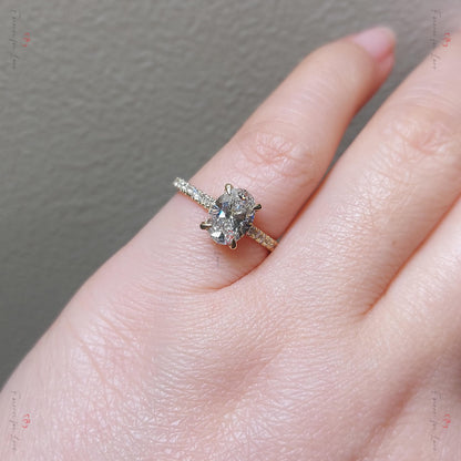 1 Ct IGI Certified Oval Diamond Engagement Ring
