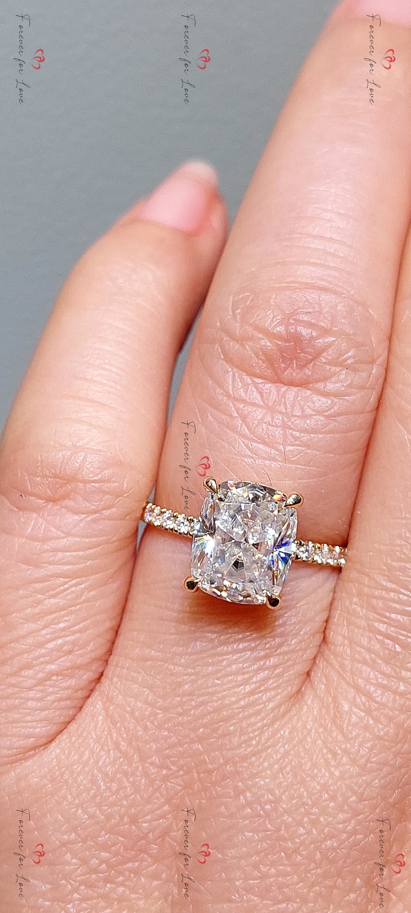 3 Karat Kissen Moissanit Verlobungsring Cushion cut Moissanite engagement ring in 935er Argentium Silber — custom handcrafted by Forever For Love