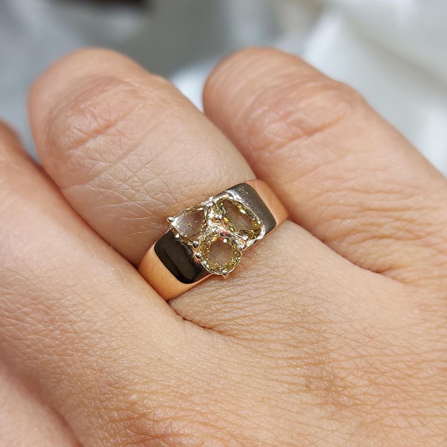 Bague de fiançailles diamant taille rose Round cut 1Ct Moissanite taille brillant engagement ring in Gold or Platinum — custom handcrafted by Forever For Love