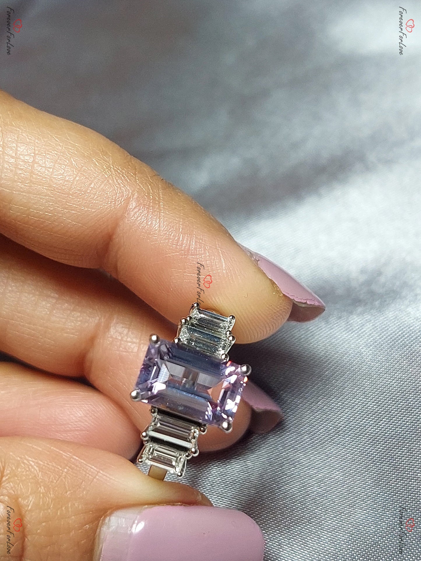 Amethyst und natürlicher Baguetteschliff Diamant Vintage Verlobungsring Platin Diamant Hochzeit Brautschmuck Art Deco Jahrestag Heiratsantrag Geschenk für Sie. Baguette cut Moissanite engagement ring in 935er Argentium Silber — custom handcrafted by Forever For Love