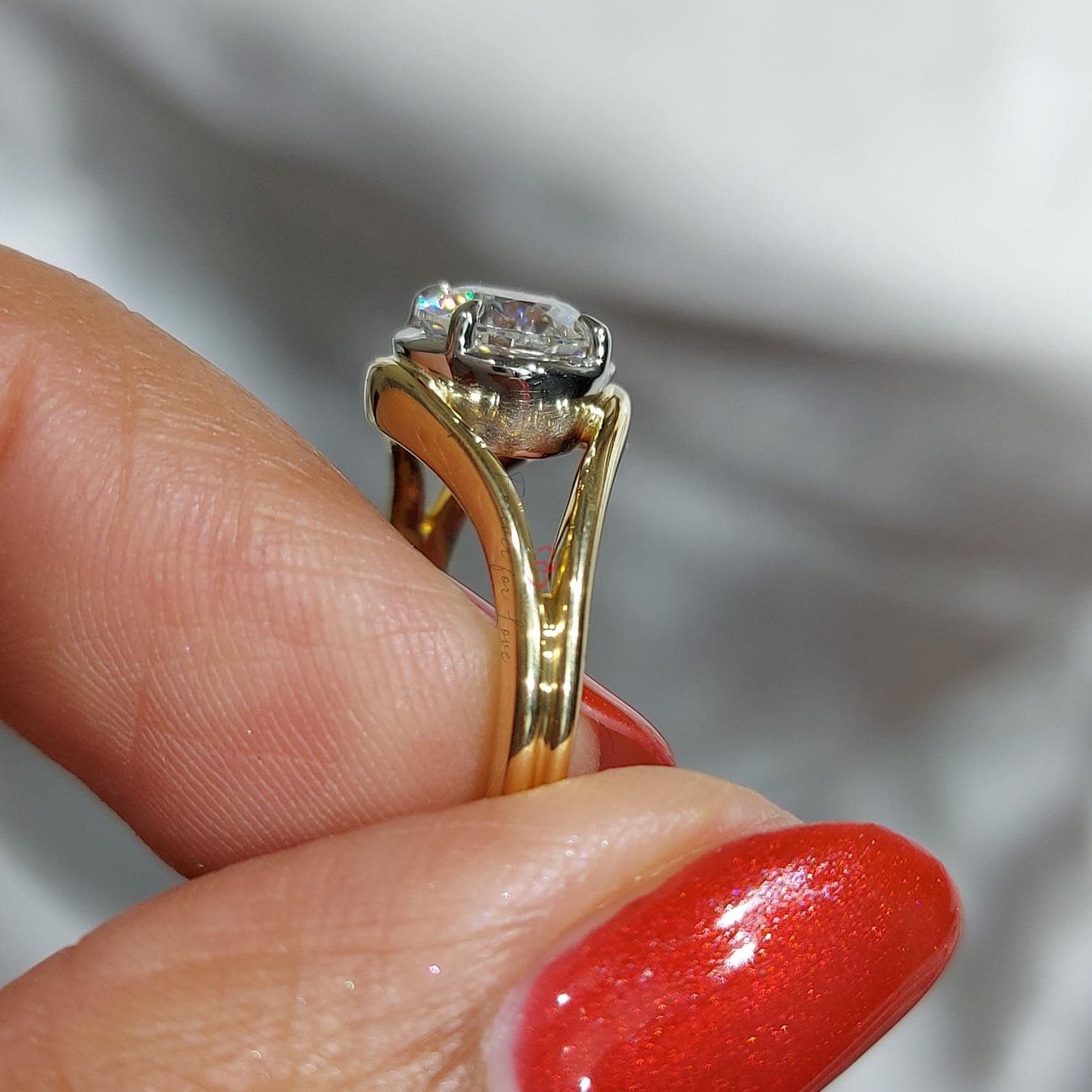1 Ct IGI Certified Round Lab Diamond Solitaire Engagement Ring