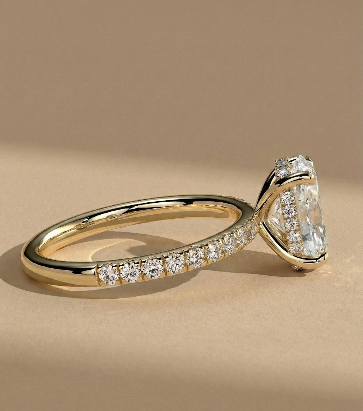 Bague de fiançailles avec diamant ovale de 1,5 carat ou moissanite Oval cut 1Ct Moissanite taille brillant engagement ring in Gold or Platinum — custom handcrafted by Forever For Love