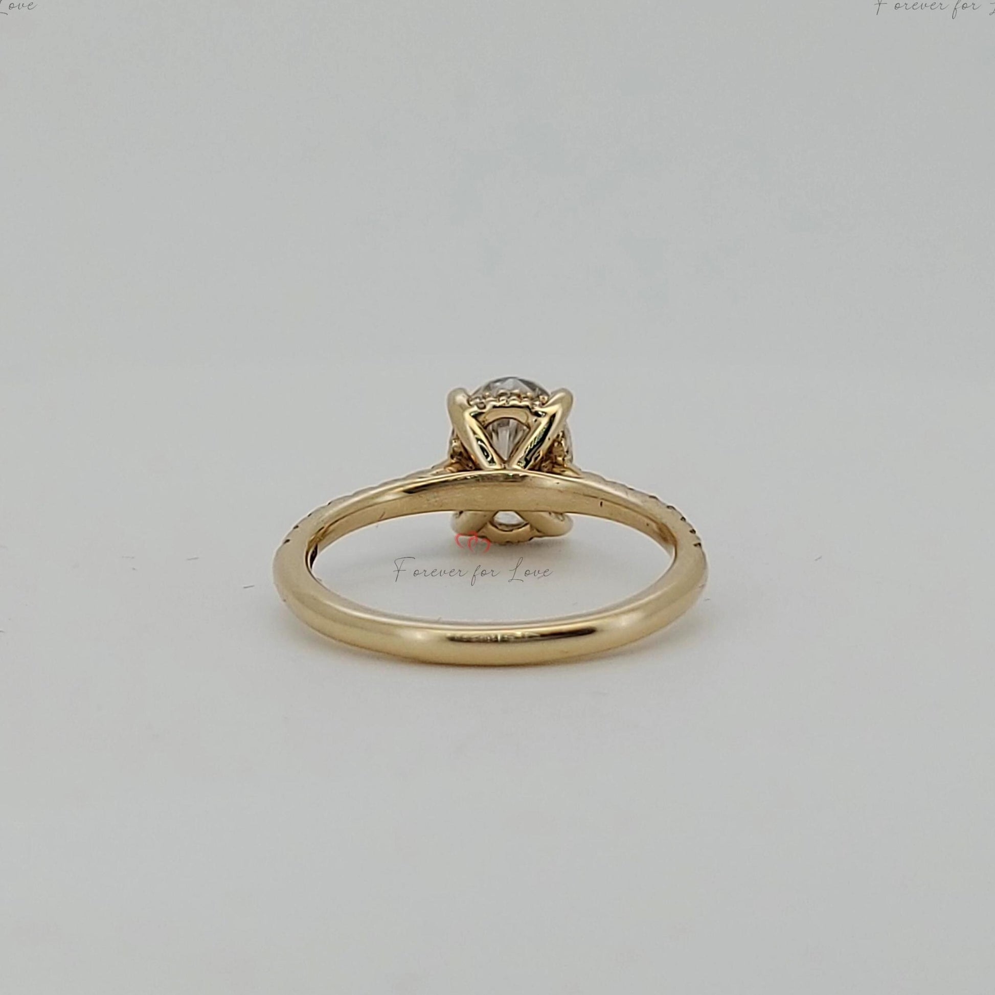 1 Ct IGI Certified Oval Diamond Engagement Ring