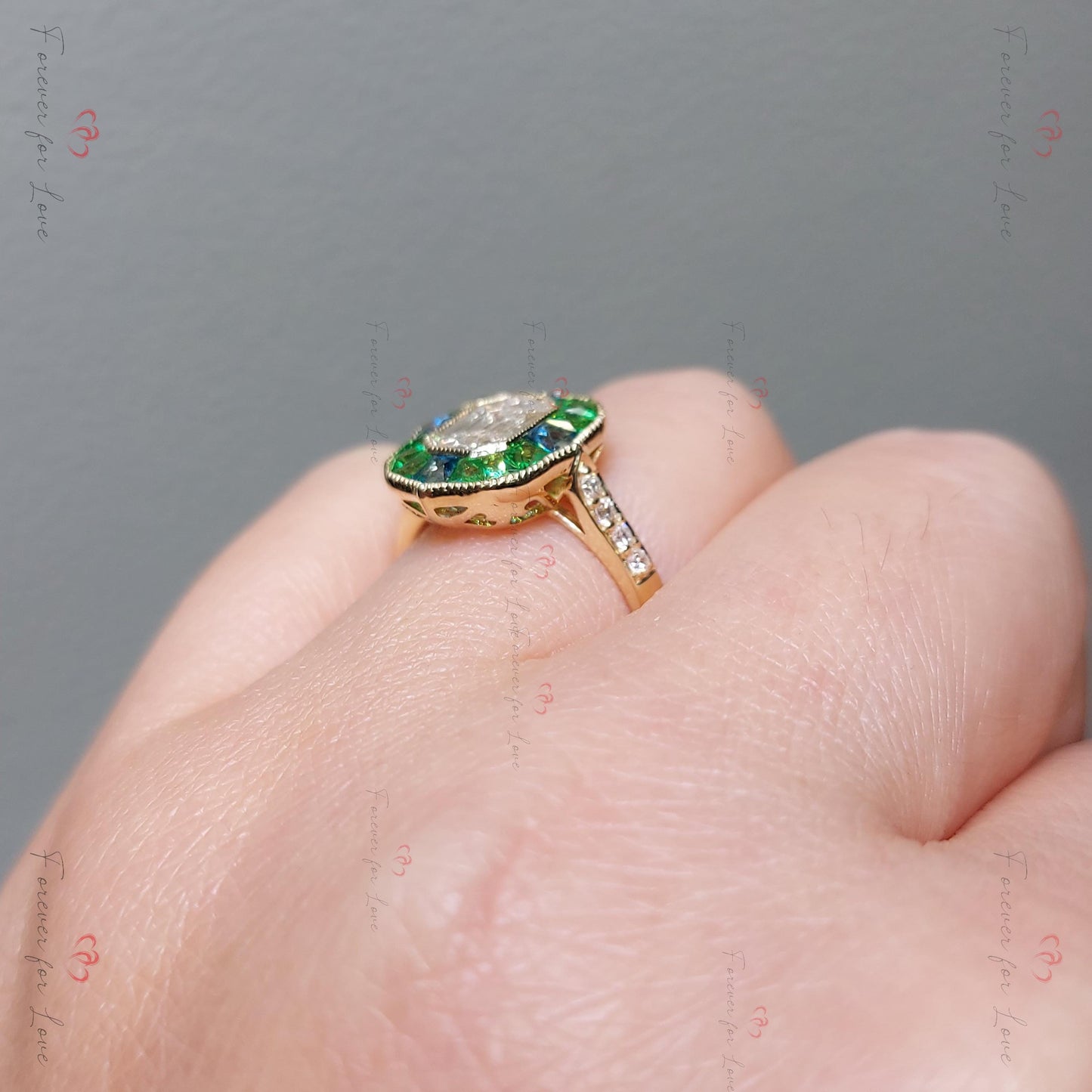 Bague de fiançailles solitaire à diamant de laboratoire taille émeraude ou moissanite Emerald cut 1Ct Moissanite taille brillant engagement ring in Gold or Platinum — custom handcrafted by Forever For Love