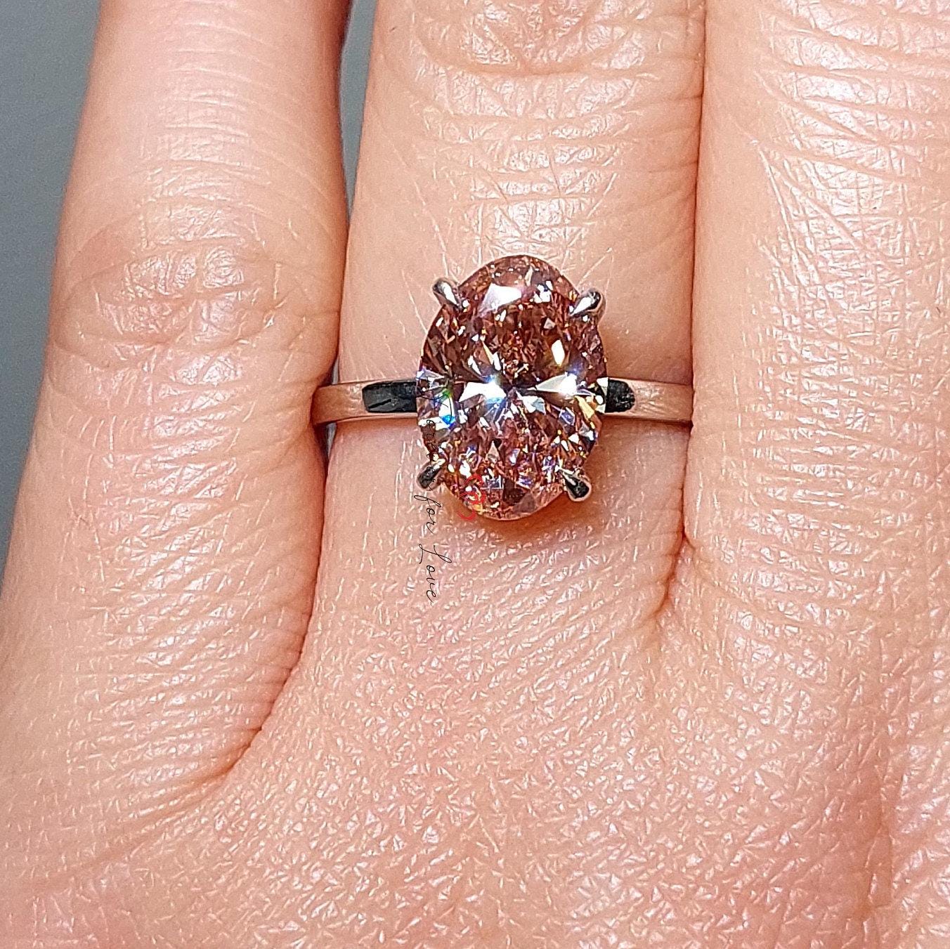 3 Karat Ovaler Labordiamant-Verlobungsring Intensives Pink Oval cut Moissanite engagement ring in 935 Argentium Silber — custom handcrafted by Forever For Love