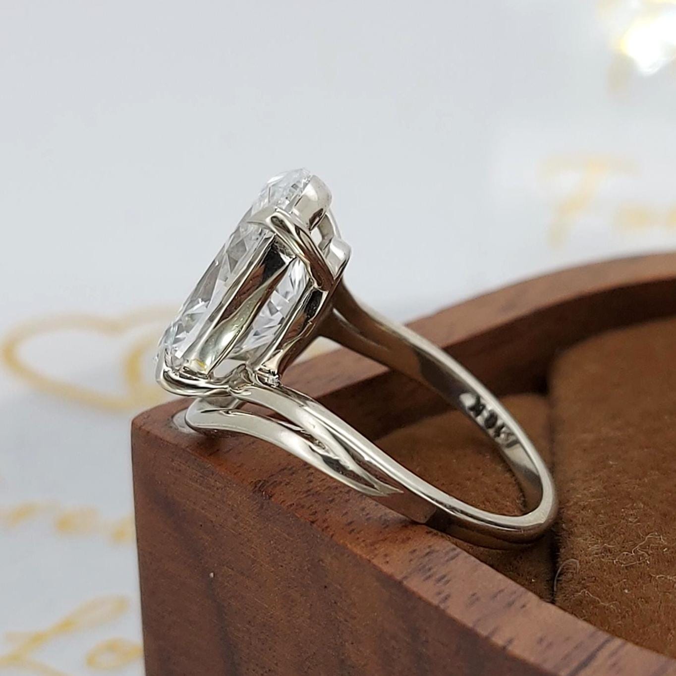 5ct Oval Cut,D VVS2,IGI Certified Oval engagement,lab Diamond Engagement Ring, Lab created Solitaire ring, Bridal Proposal RingGift for her.