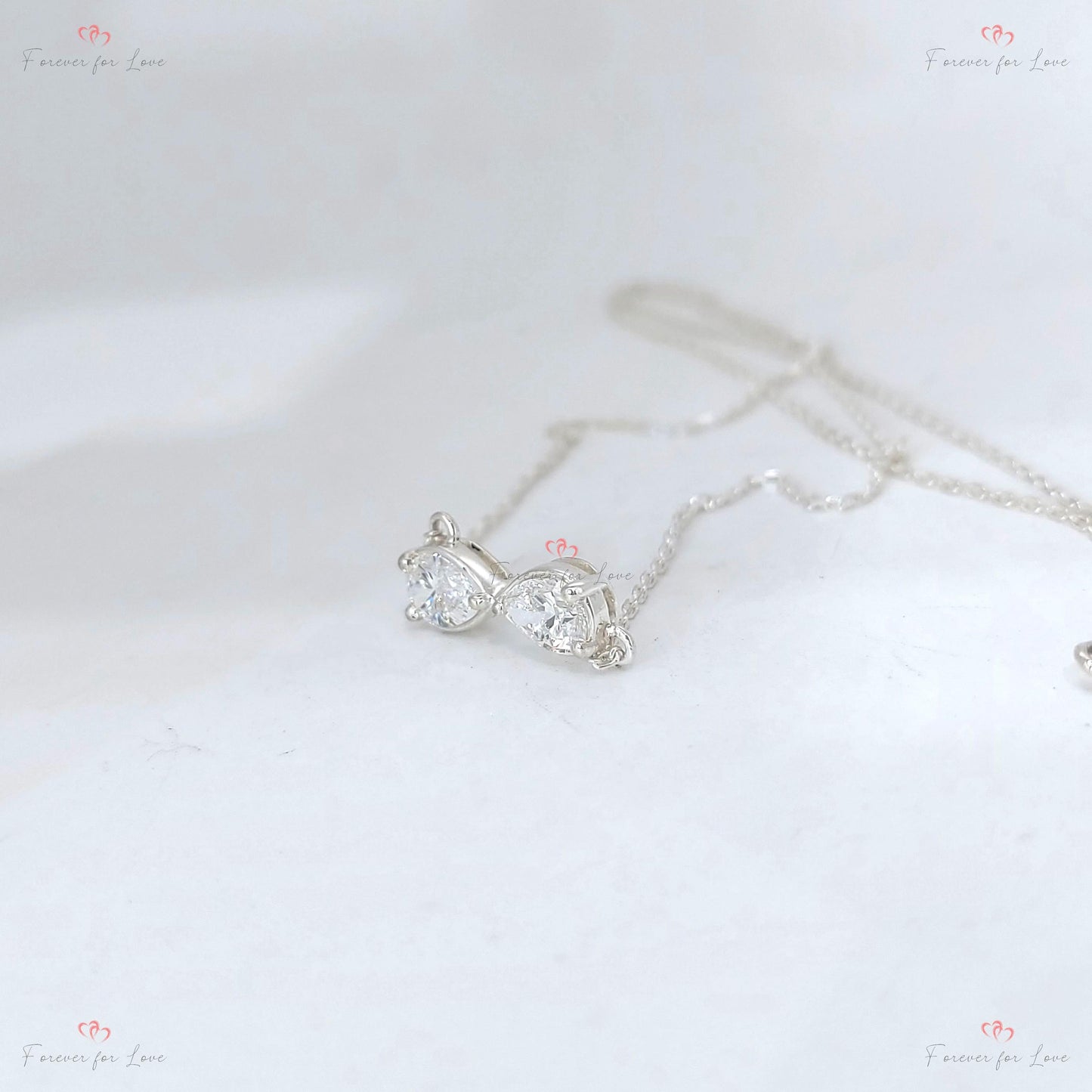 Forever-Anhänger, unendliche Liebe, Birnen-Diamant-Halskette, 14 Karat Gelbgold, zierlicher, minimalistischer Birnen-Anhänger, echter Diamant, besonderes Geschenk für sie. Moissanite engagement ring in Gold or Platinum — custom handcrafted by Forever For Love