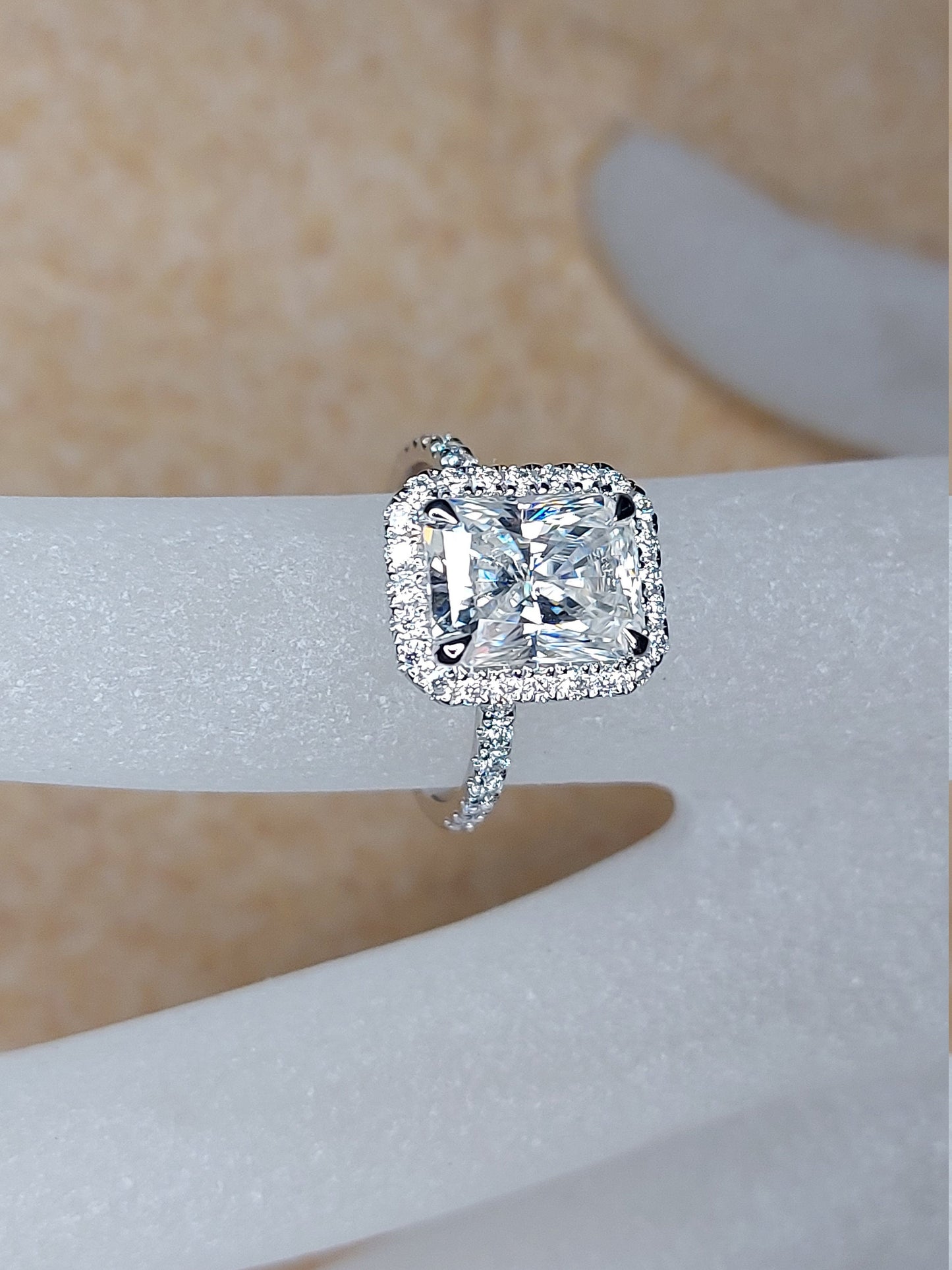 Bague de Fiançailles Radiant avec Diamant Certifié IGI et Halo Radiant cut 1Ct Moissanite taille brillant engagement ring in Gold or Platinum — custom handcrafted by Forever For Love