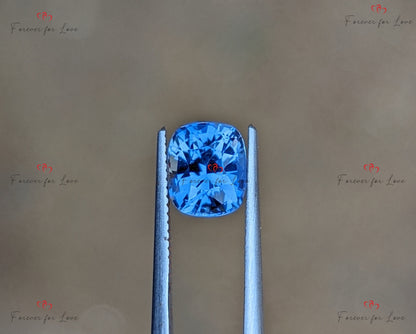 Unique 1.4Ct Earth-mined Ceylon unheated Untreated blue  sapphire, custom jewellery, hand made piece.