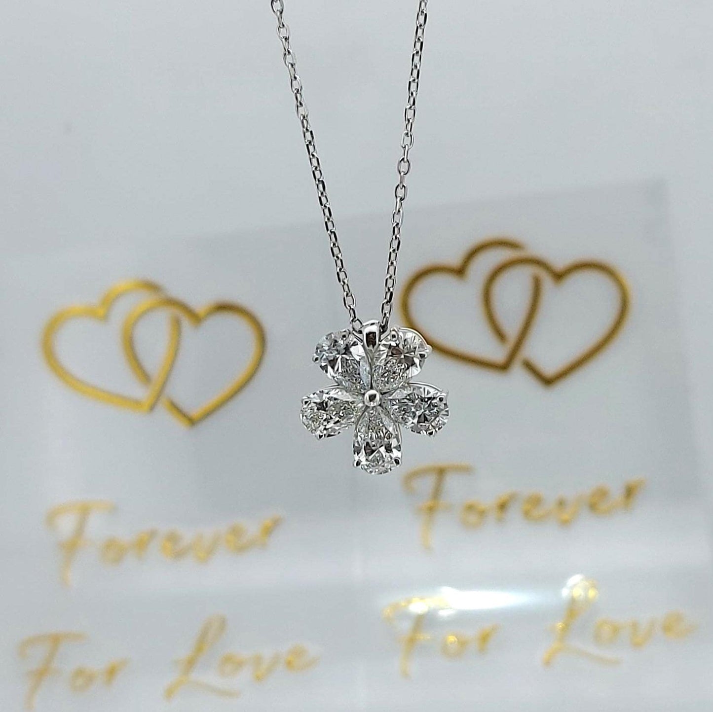 1,25 Karat Birnendiamant-Blumenkette, Solitär-Diamantkette aus massivem Weißgold, Blumenanhänger, Perfektes Geschenk für sie Moissanite engagement ring in Gold or Platinum — custom handcrafted by Forever For Love