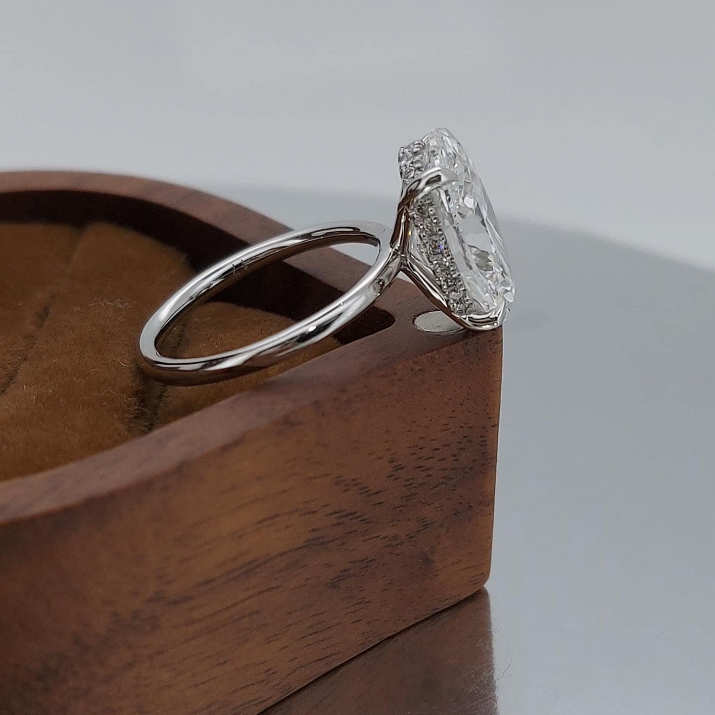 Bague solitaire classique en diamant de laboratoire ovale de 4 carats 1Ct Moissanite taille brillant engagement ring in Gold or Platinum — custom handcrafted by Forever For Love
