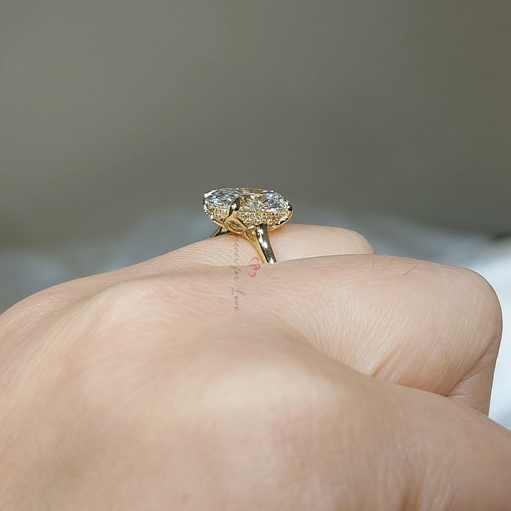 4 Ct IGI Certified Oval Lab Diamond Solitaire Engagement Ring