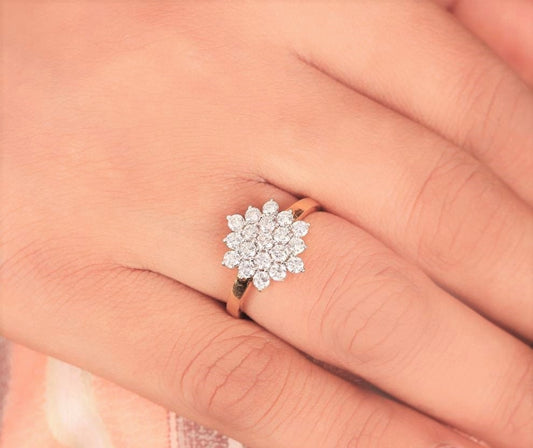 18 Ct Round Natural Diamond Engagement Ring