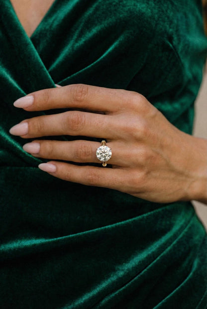 4 Ct IGI Certified Round Lab Diamond Solitaire Engagement Ring