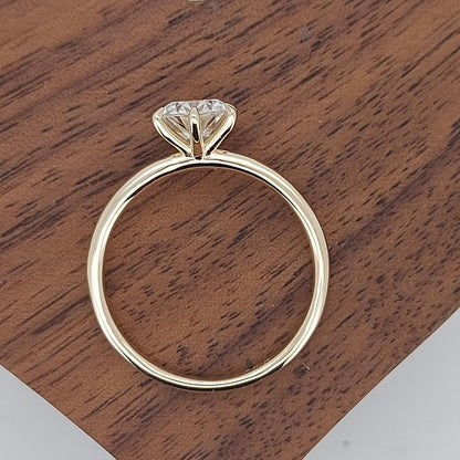 1 Carat Round Cut IGI Certified E, VVS2 Lab Grown Diamond Solitaire Ring Engagement Ring, yellow Gold Gold Promise Ring Gift for her